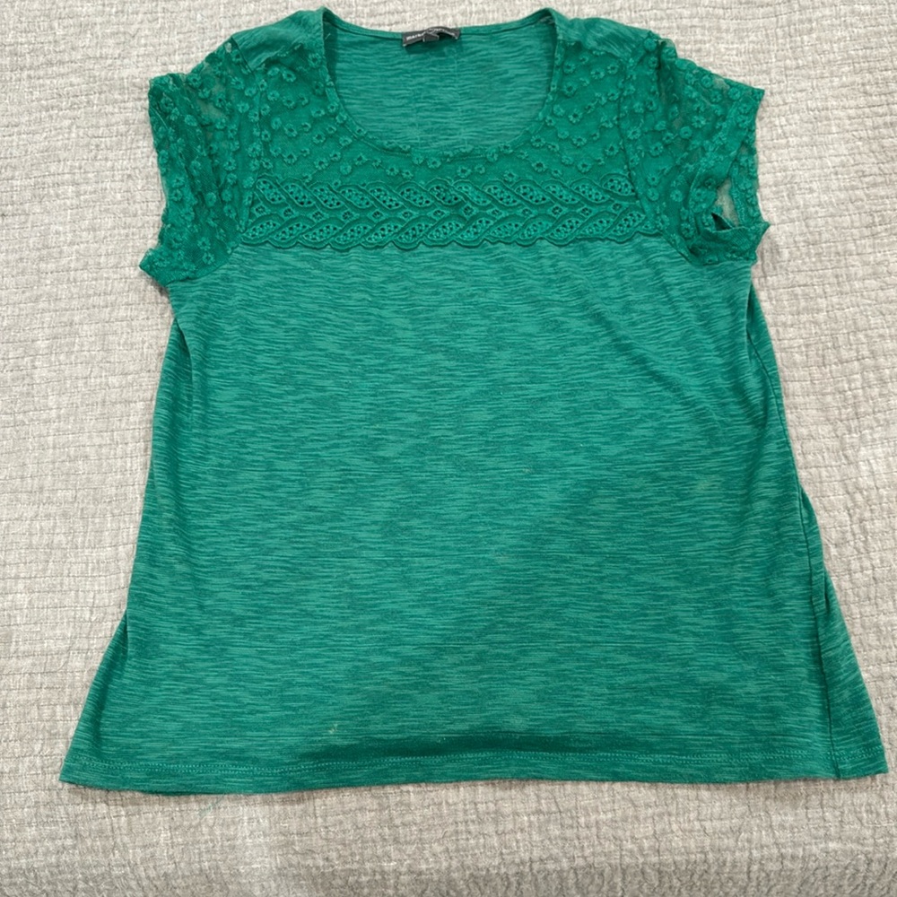 Market and Spruce small green tee